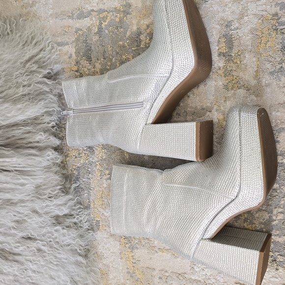 Mia Iva Silver Platform Boots | Sparkly Block Heel Ankle Boot| Size 7.5 - Picture 6 of 17